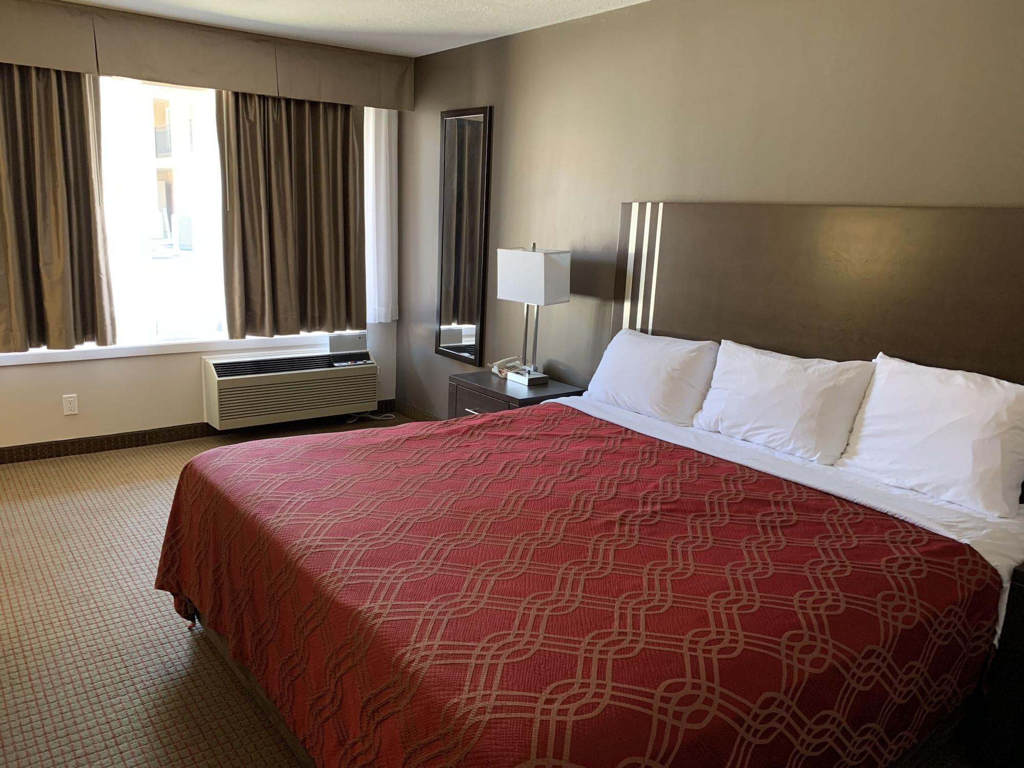 Econo Lodge Inn & Suites Летбридж Экстерьер фото