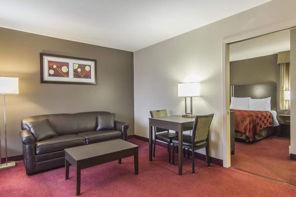 Econo Lodge Inn & Suites Летбридж Экстерьер фото