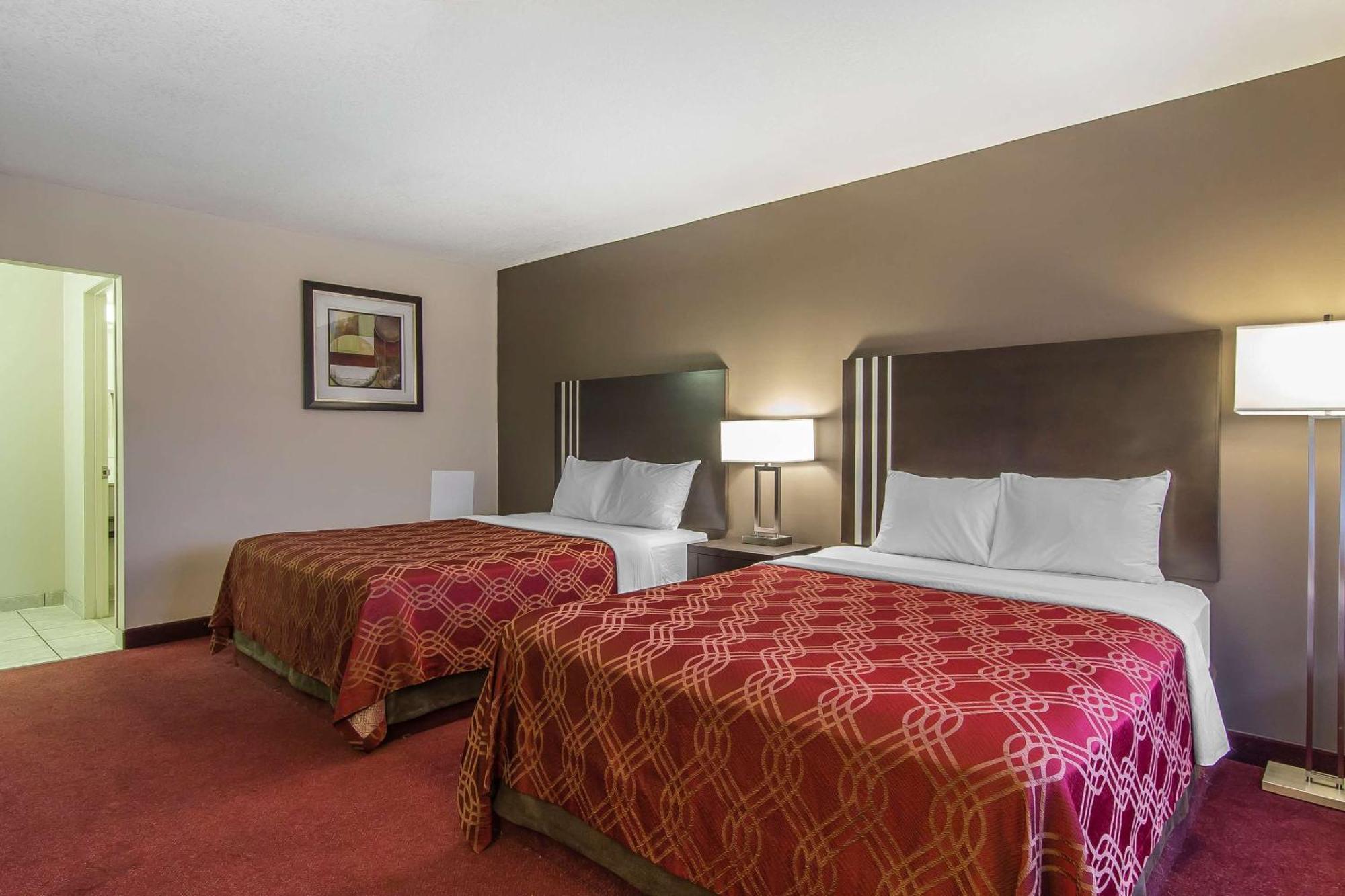 Econo Lodge Inn & Suites Летбридж Экстерьер фото