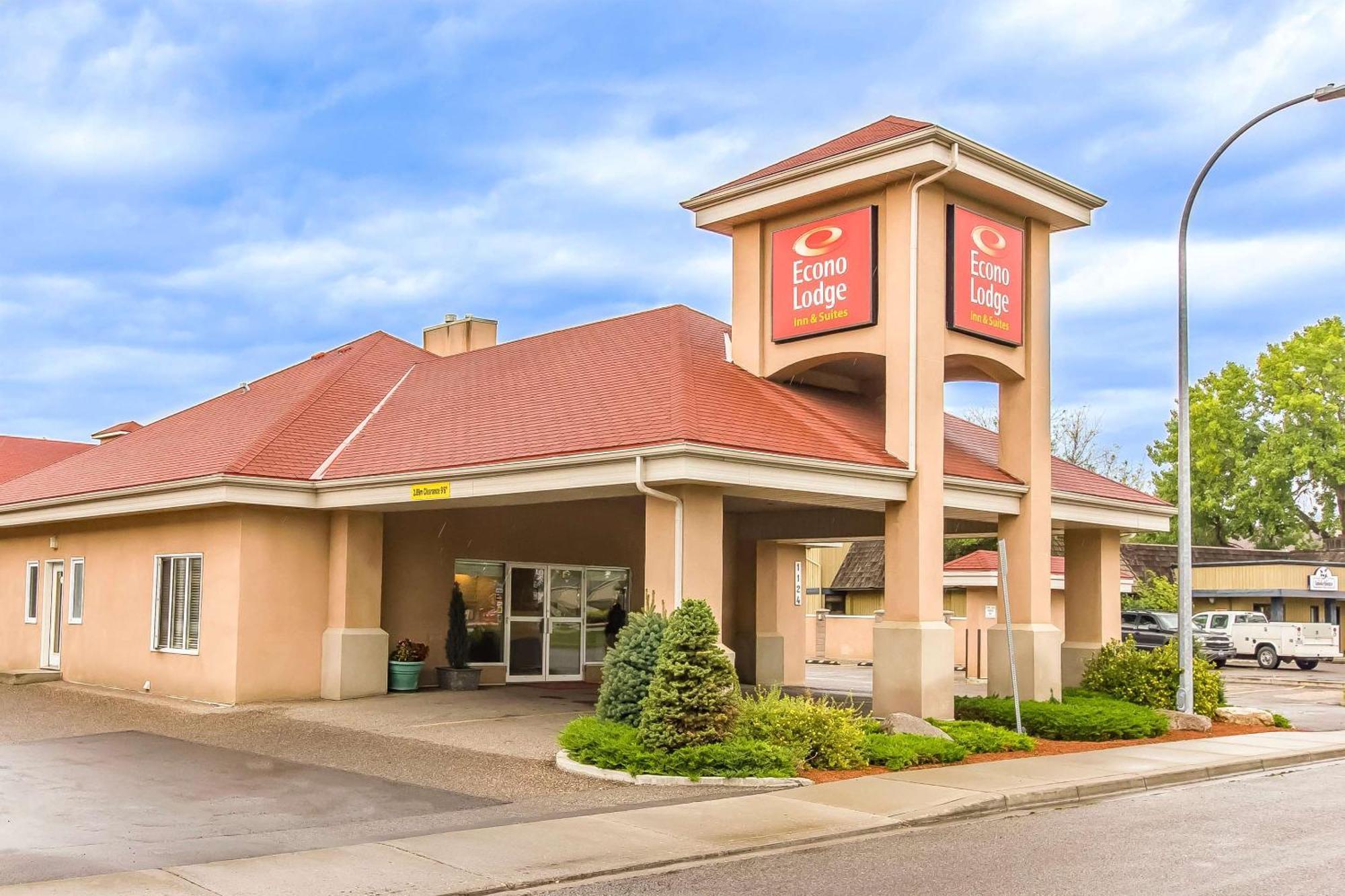 Econo Lodge Inn & Suites Летбридж Экстерьер фото