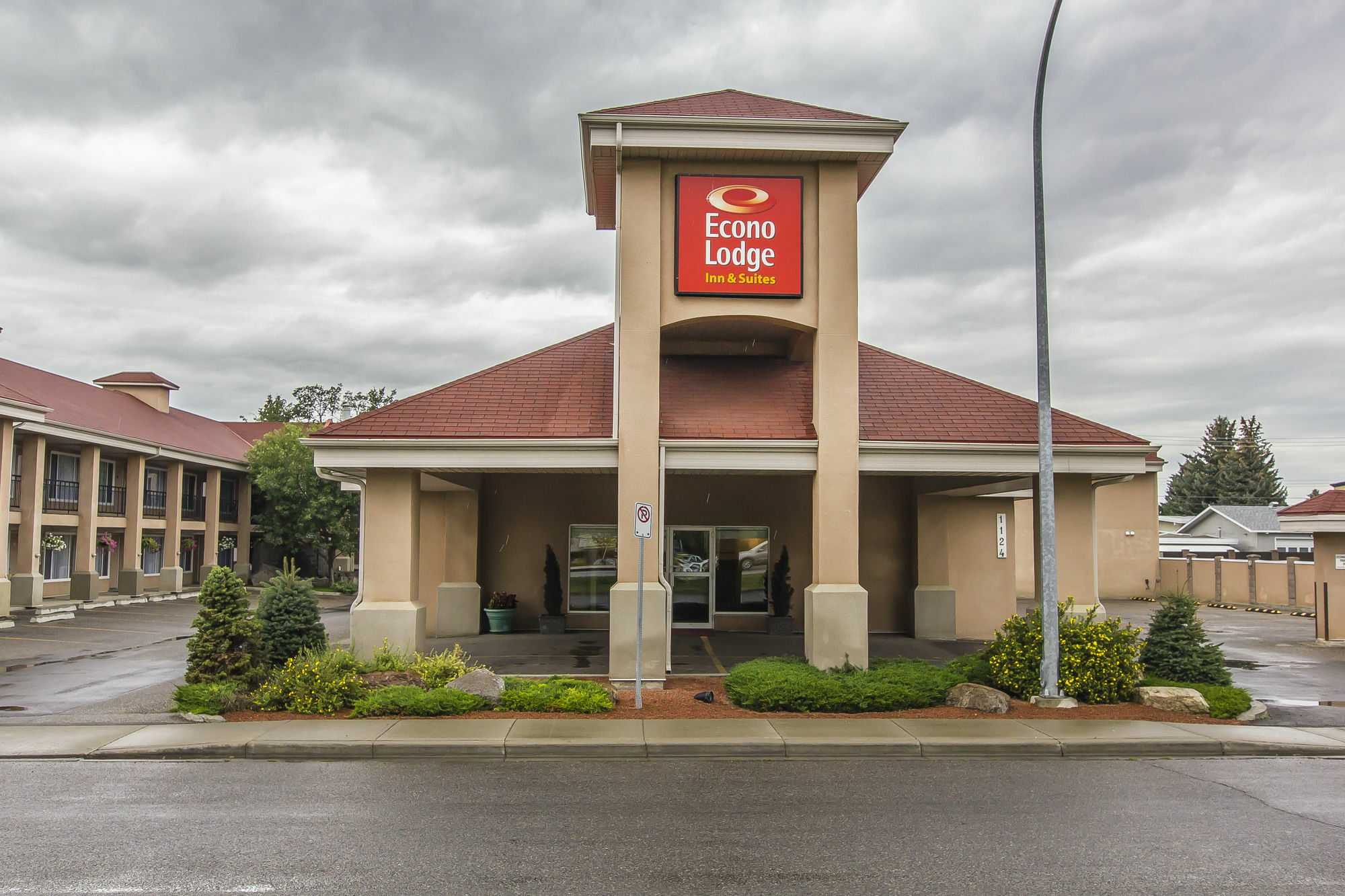 Econo Lodge Inn & Suites Летбридж Экстерьер фото